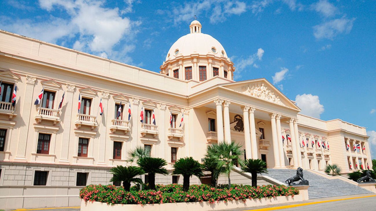 Fotografía con el Palacio Nacional de la República Dominicana